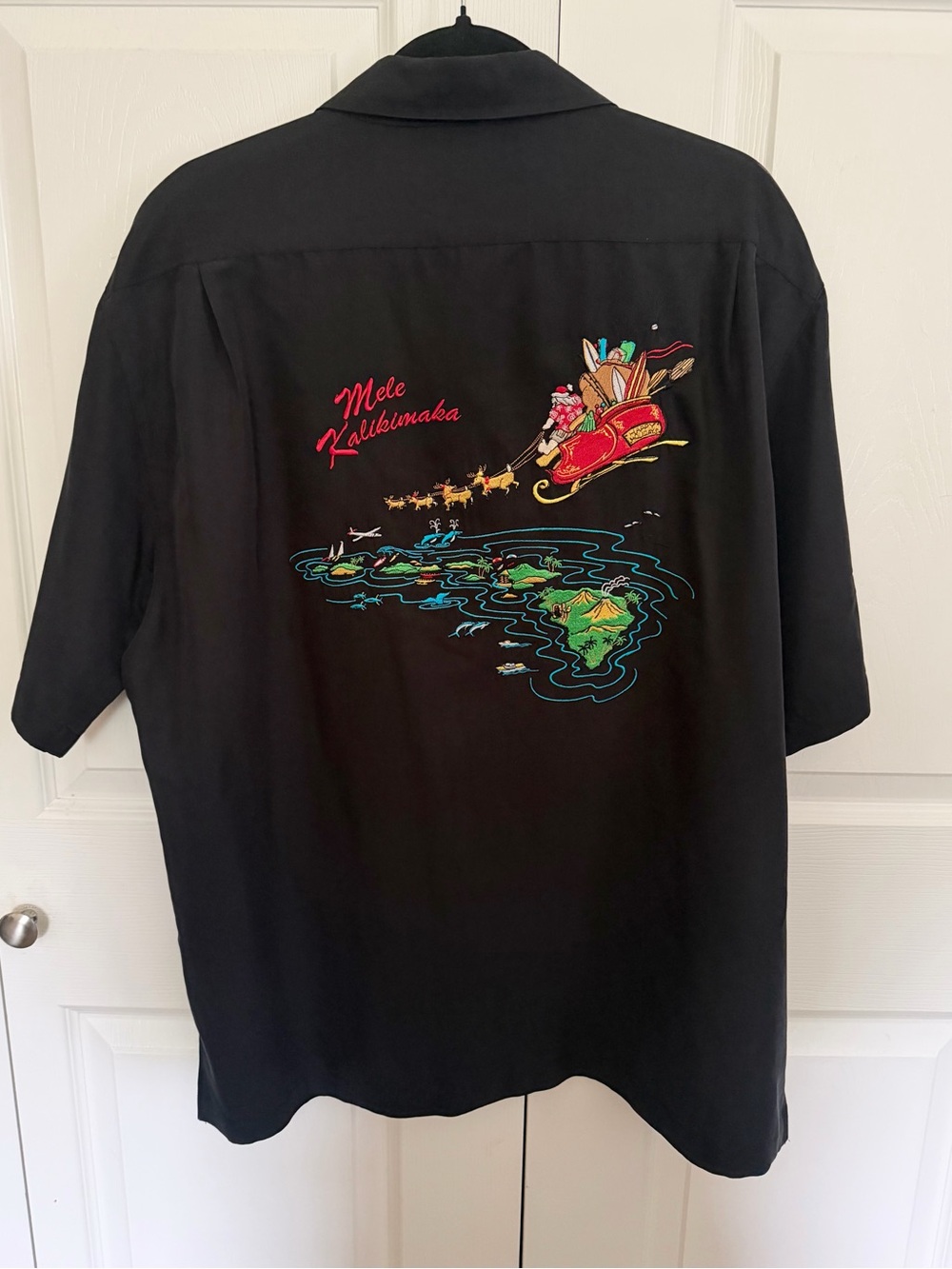 Go Barefoot Short-Sleeve Holiday Embroidered Hawaiian Shirt